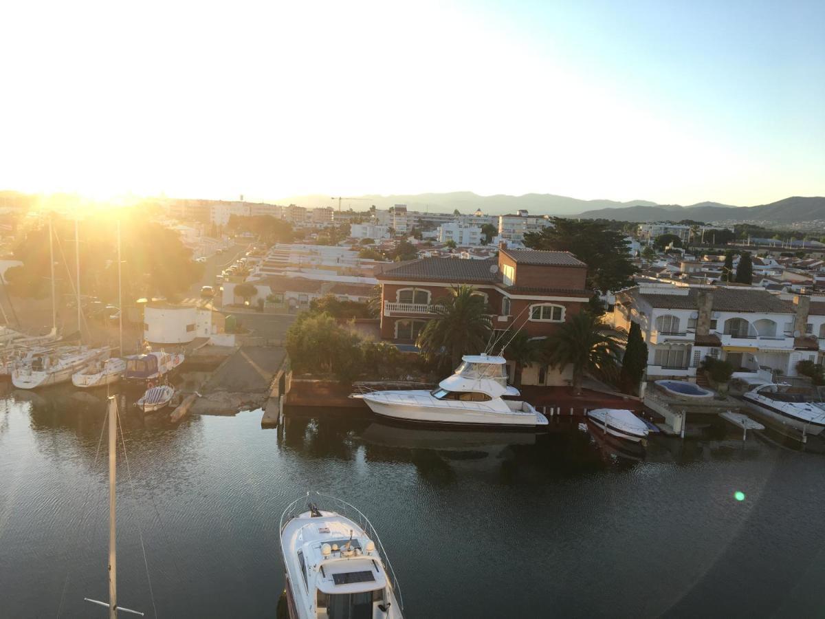 Vue Panoramique sur la Mediterrannée, appartement sur canal&proche plage Roses Extérieur photo